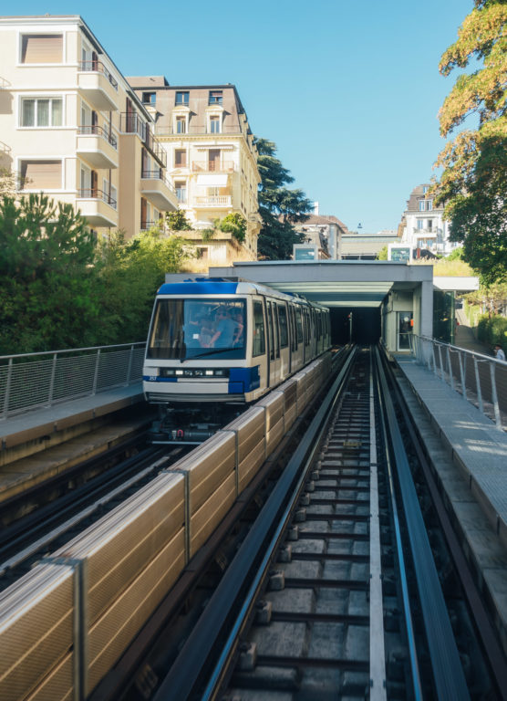 Descente du metro m2 sur Ouchy. Coulee verte