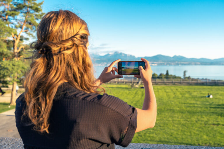 Shooting en collaboration avec Suisse Tourisme afin de faire la promotion de la balade des panoramas. Vue depuis l'Esplanade de Montbenon